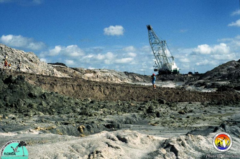 Phosphate mining active pit Polk Co.jpg