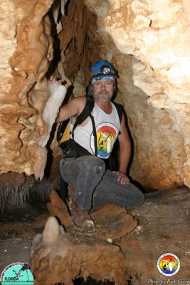 Tom Scott in Trawick Cave Fracture.jpg