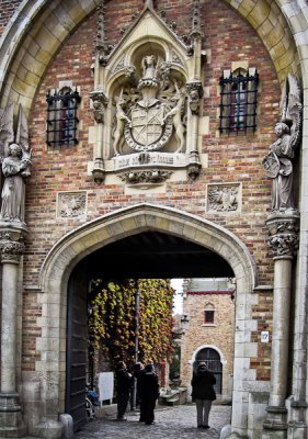 Walking Through Bruges (4)