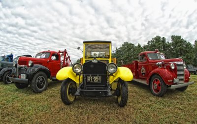 Antique  truck show