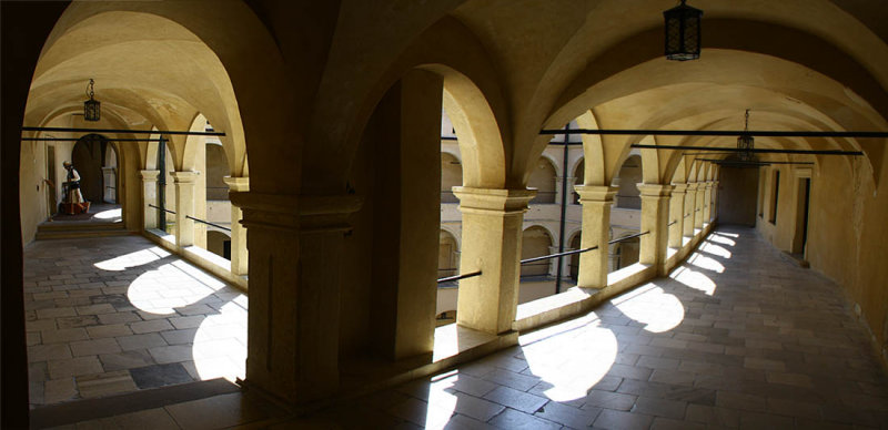 Pieskowa Skala Castle - Arcades