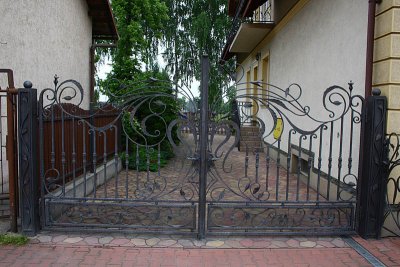 Gate