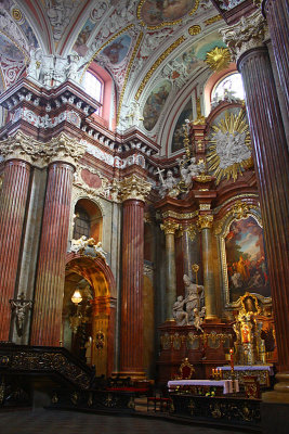 Collegiate Parish Church of St. Stanislaus - Interior