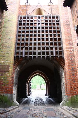 Gate