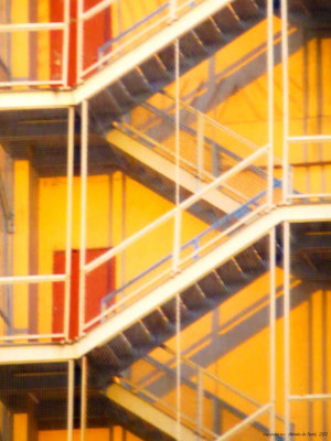 Escaliers  Antonio DE MORAIS  2012.jpg