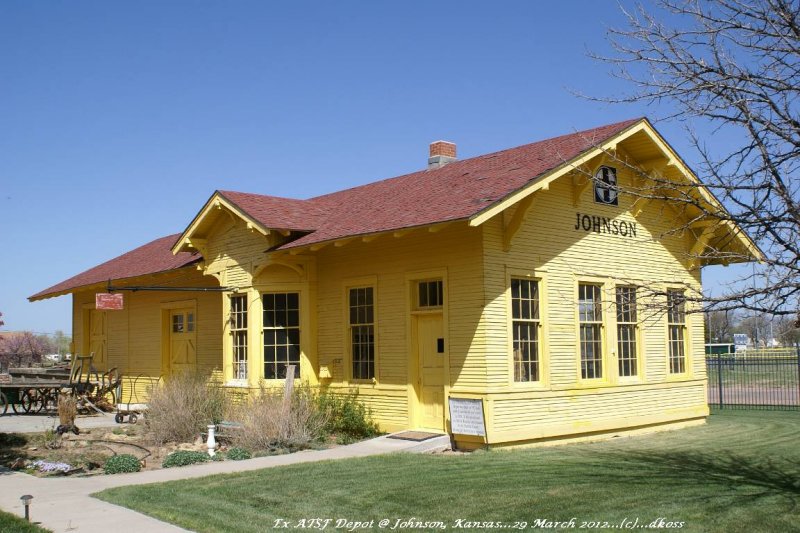 Ex- ATSF Depot  Johnson KS 001.jpg