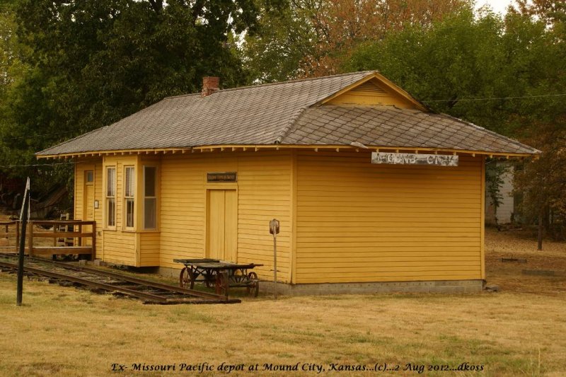 Ex- MOP depot  Mound City Kansas 001.jpg