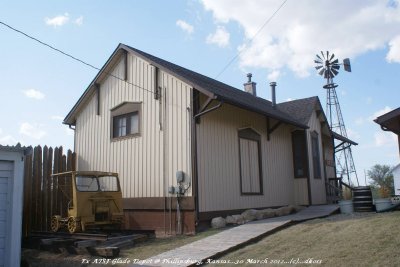 Ex- ATSF Glade Depot  Phillipsburg KS 001.jpg