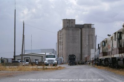 Farmrail Depot  Clinton Oklahoma 002.jpg
