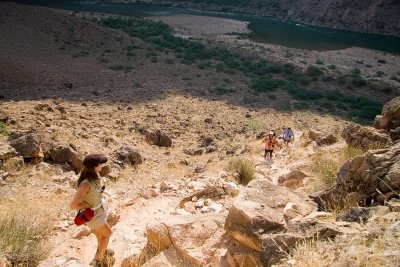 Trail to Nankoweap Granary
