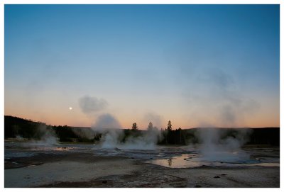 Daisy, Splendid and Comet geysers at dusk