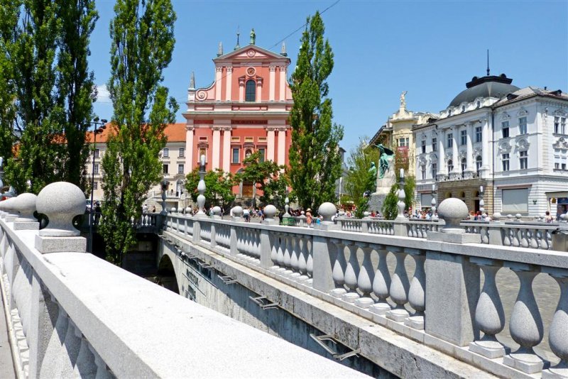 109 Triple Bridge (Tromostovje) Ljubljana.jpg