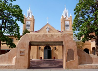 1058 Church of San Felipe de Neri, Albuquerque.jpg