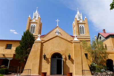 1059 Church of San Felipe de Neri, Albuquerque.jpg