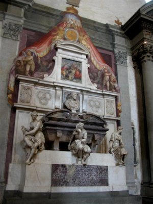 228 santa croce michelangelo tomb 258.jpg