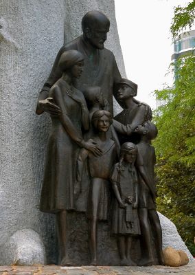 Monument To Janusz Korczak