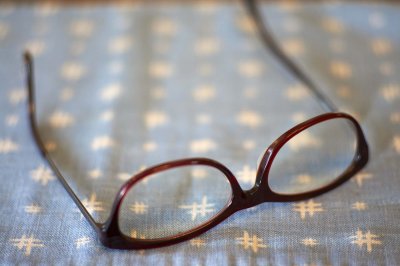 A pair of glasses @f1.4 NEX5