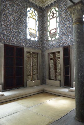 Library in Topkapi palace M8