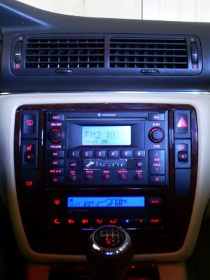 VW Passat W8 4Motion 6MT with heat seat and excellent audio