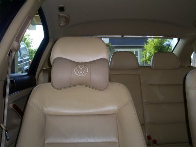 VW Passat W8 4Motion 6MT with comfy neck rests