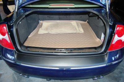 W8 4Motion 6-speed MT trunk view with all weather floor liner and VW OEM carpet mats.