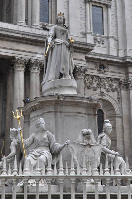 Queen Anne's Statue at St. Paul's