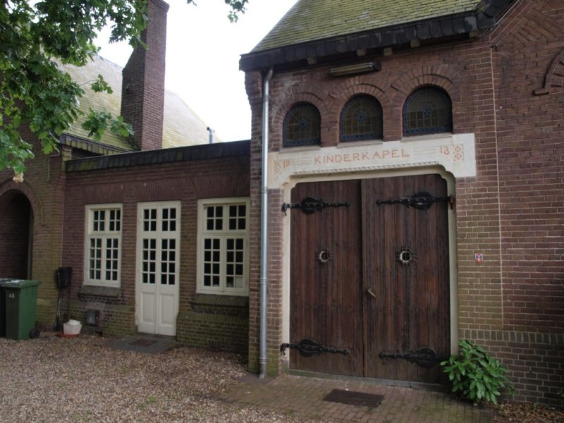 Maarssen, Kinderkapel West Hill 15, 2011.jpg