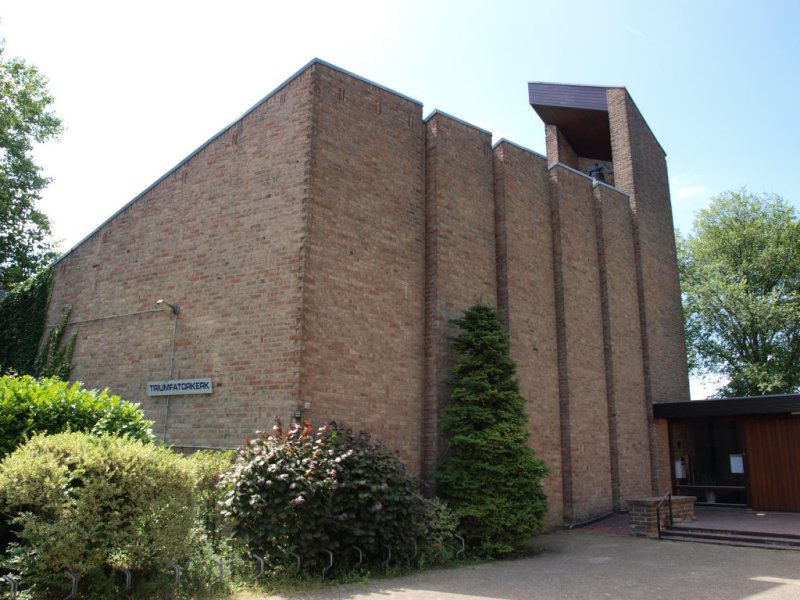 Utrecht, prot gem Triumfatorkerk 14 en lifeword christian center, 2011.jpg