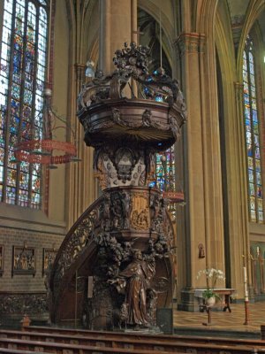 IJsselstein, RK h Nicolaaskerk 16, 2011.jpg
