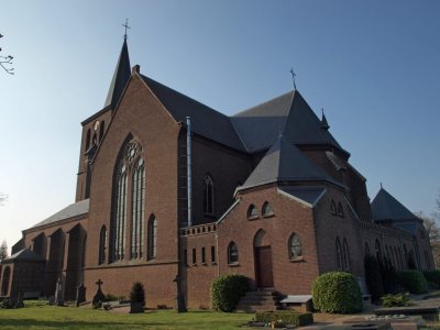 Beugen, RK kerk 13, 2011.jpg