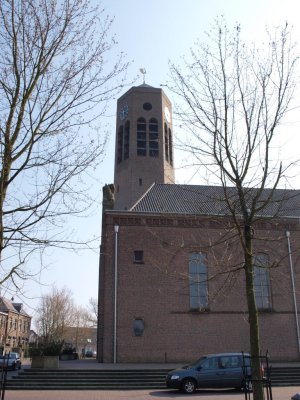 Vierlingsbeek, RK h Laurentius 11, 2011.jpg