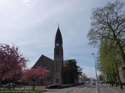 Woerden, geref Opstandingskerk 11, 2011.jpg