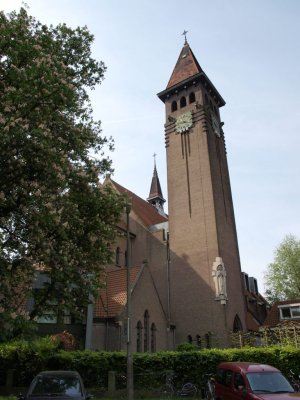 Utrecht, RK voorm heilig hartkerk (nu app) 12, 2011.jpg