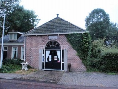 Achlum, voorm catechisatiegebouw 12 {004], 2011.jpg