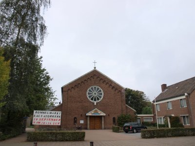 Veenendaal, RK Salvatorkerk 11, 2011.jpg