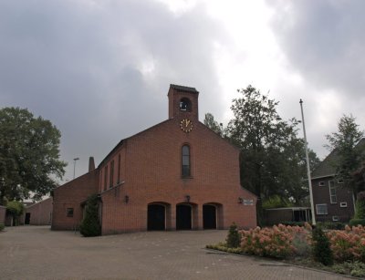 Veenendaal, herv gem Vredeskerk 14, 2011.jpg