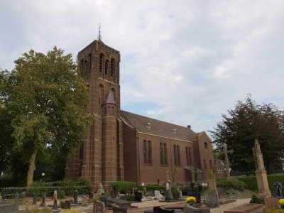 Azewijn, RK h Mattheuskerk 13, 2011.jpg