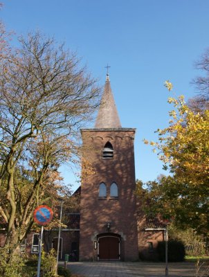 Putten, RK h Maria Zuivering Kerk 11, 2011.jpg