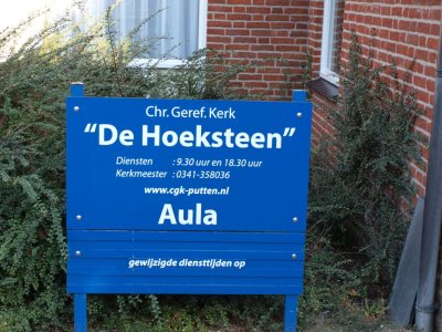 Putten, chr geref kerk De Hoeksteen 13, 2011.jpg