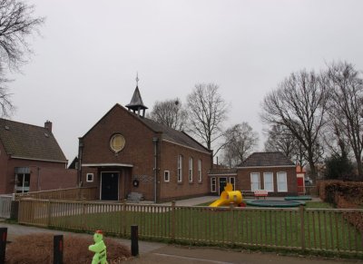 Rouveen, PKN kerk De Bron 11, 2012.jpg