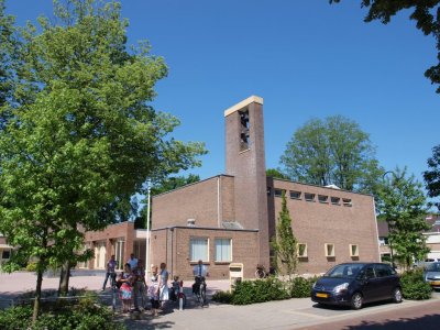 Lunteren, Ned herv Maranathakerk 16, 2012.jpg
