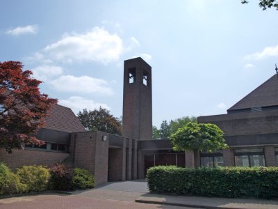 Barneveld, herv gem Goede Herderkerk 11, 2012.jpg