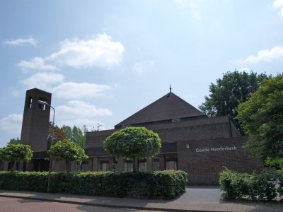 Barneveld, herv gem Goede Herderkerk 12, 2012.jpg