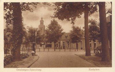 Driebergen (Rijsenburg), RK kerk 50 Hoofdstraat [038], circa 1945.jpg