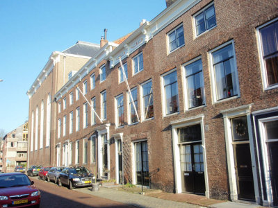 Middelburg, ev lutherse kerk zijgevel en 3 Zwaanpanden, 2007.jpg