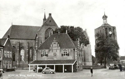 Workum, waag, kerk en toren, circa 1955