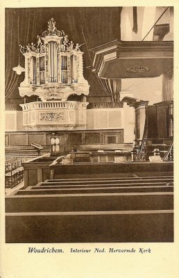 Woudrichem, NH kerk interieur, circa 1935.jpg