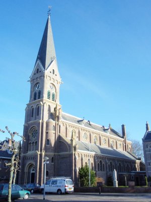 Warmenhuizen, RK kerk, 2008.jpg