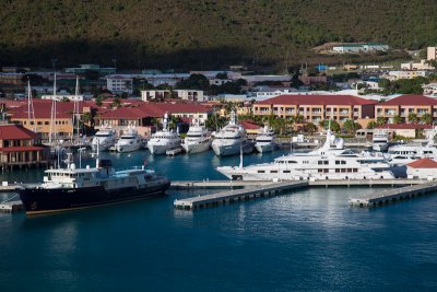 A few little yachts