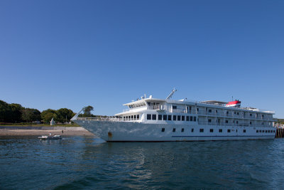 The Independence is a small cruise ship